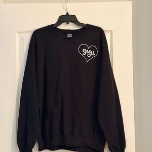 Gigi Gildan Black Sweatshirt with White Heart Design